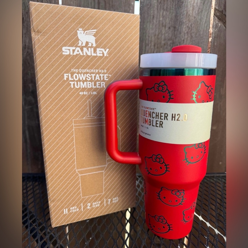 Stanley Red Hello Kitty Quencher H2.0 Tumbler